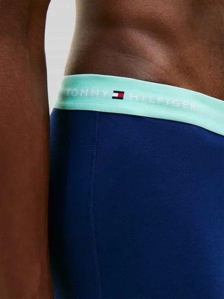 Obcisłe bokserki o kroju regular fit z mieszanki bawełny w zestawie 3 szt. Tommy Hilfiger granatowe