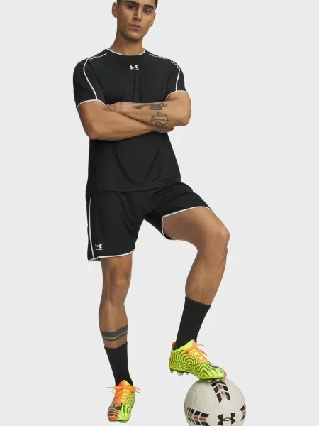 Короткие шорты Under Armour черные