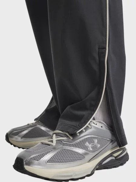 Спортивные штаны Under Armour серые