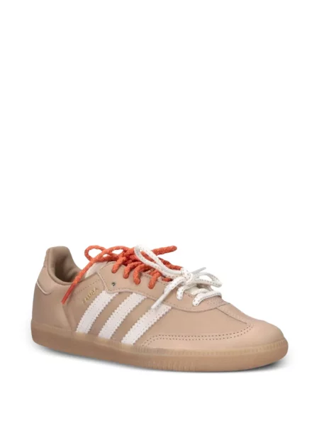 Lung pantaloni scurți Adidas din piele cu buline maro