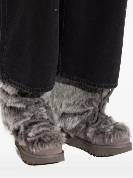 Čizmice Ugg s vezicama s čipkom siva