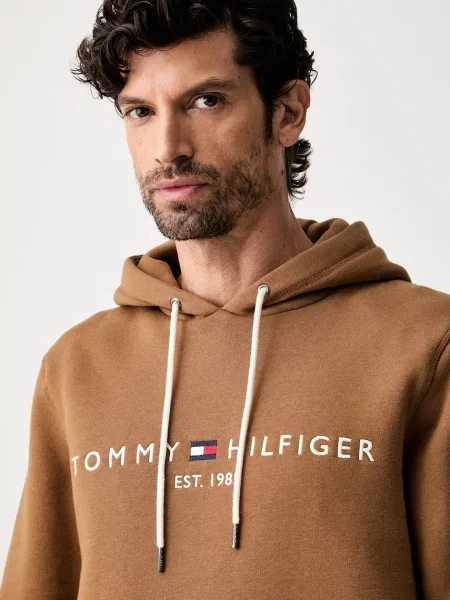 Суичър с качулка Tommy Hilfiger с качулка кафяво