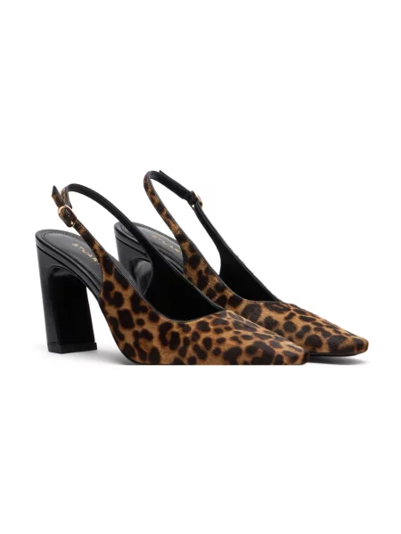 Czółenka Stuart Weitzman skórzana z otwartą piętą brązowa