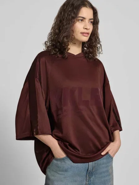 Oversized t-shirt z nadrukiem z logo Karo Kauer