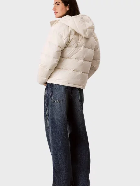 Класична куртка Calvin Klein біла