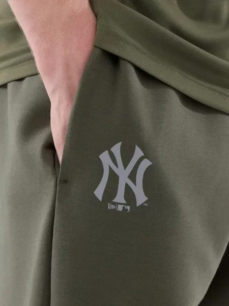 Pantaloni New Era Cap alergare verde