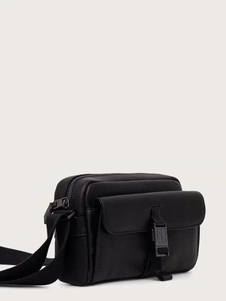 Geantă crossover Calvin Klein Emblem Hw Camera Bag negru