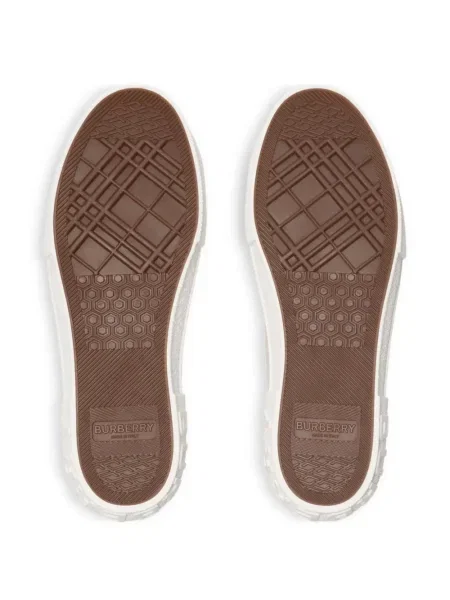 Sneakerși Burberry în carouri