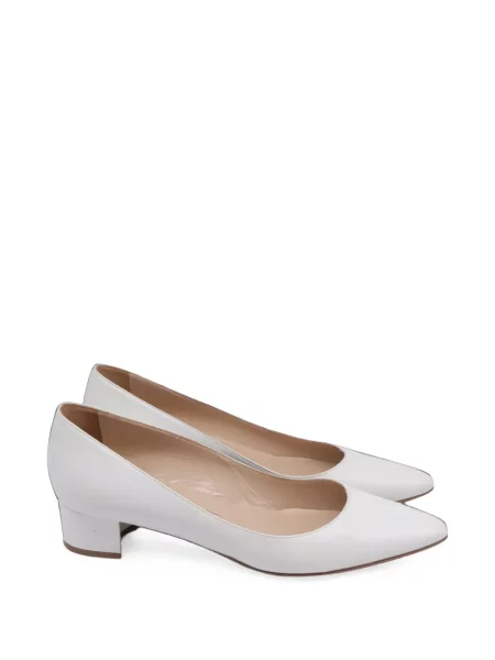 Pantofi cu toc Manolo Blahnik alb