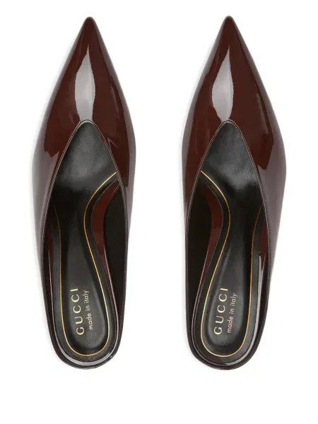 Papuci tip mules Gucci din piele de lac maro