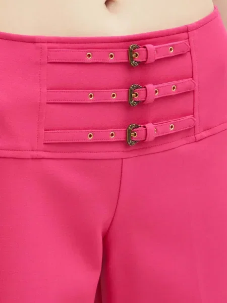 Pantaloni Versace Jeans Couture cu cataramă roz