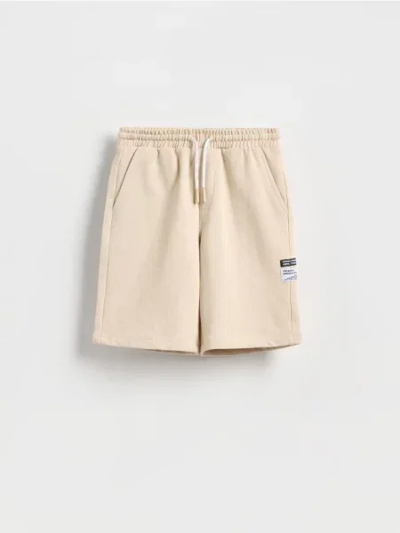 Reserved Pantaloni scurți din bej