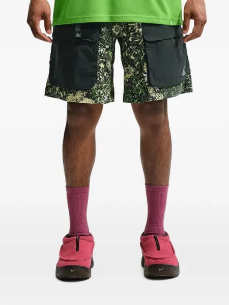Decupat pantaloni scurți Nike cu model floral din jerseu verde
