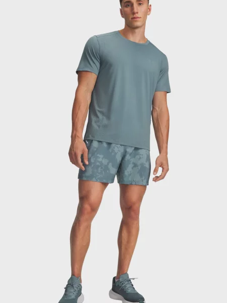 Камуфляжные короткие спортивные шорты Under Armour зеленые