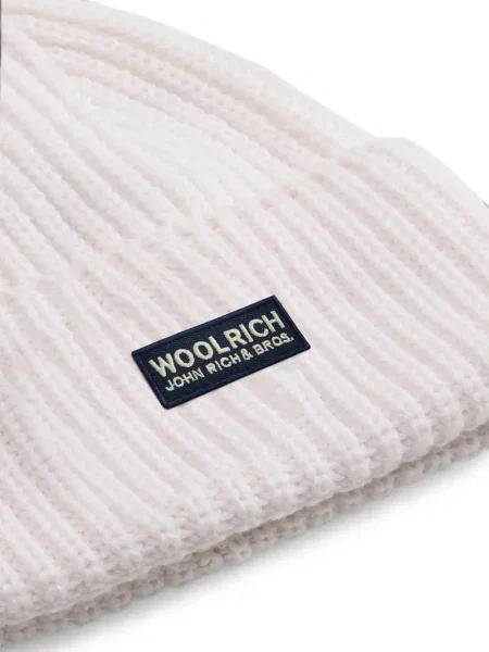 Căciulă Woolrich tricotate cu autograf roz