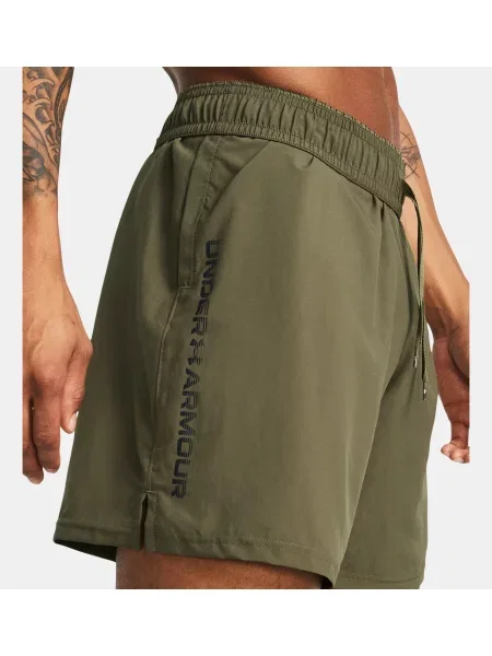 Pánske tréninkové šortky Under Armour Tech Woven Wordmark marine od green/black zelená