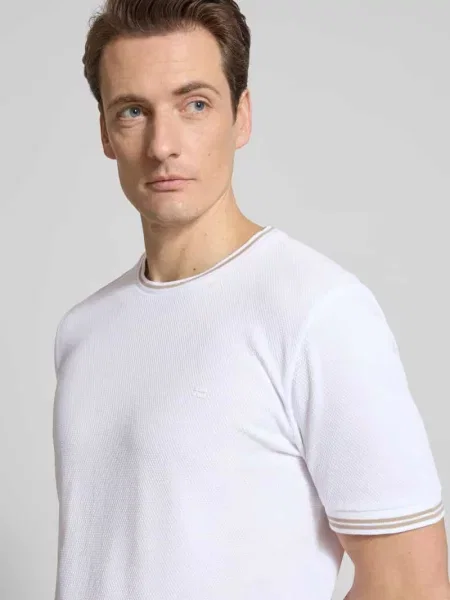 T-shirt ze strukturalnym wzorem i okrągłym dekoltem Christian Berg Men biała
