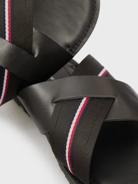 Шлепанцы Tommy Hilfiger черные