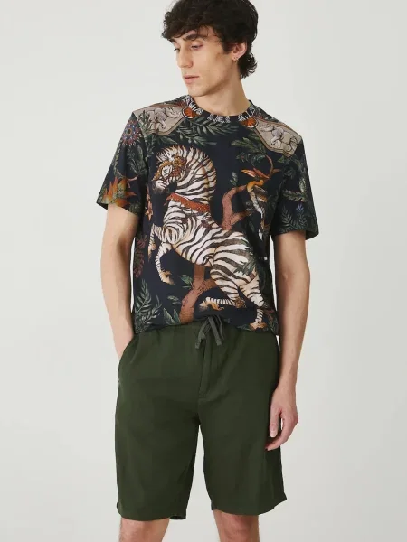 Тениска Medicine с десен черно