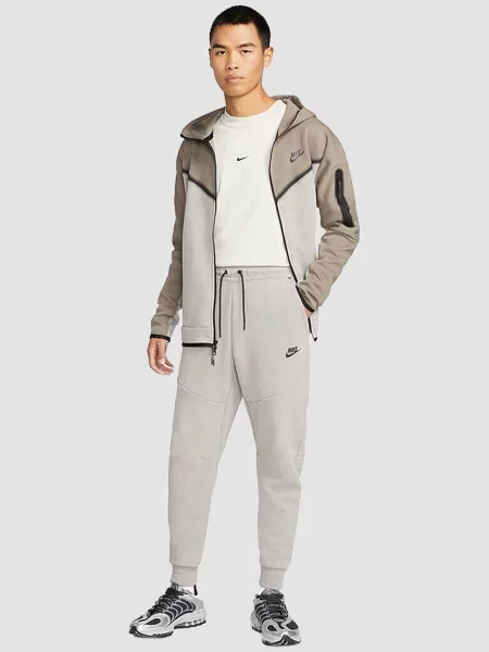 Флисовые джоггеры Nike серые