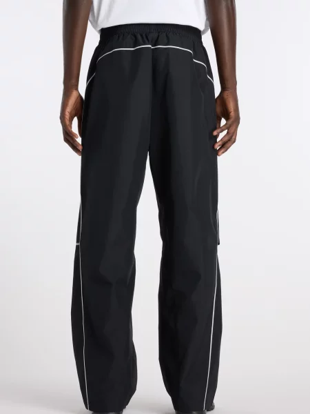 Спортивные штаны New Balance черные