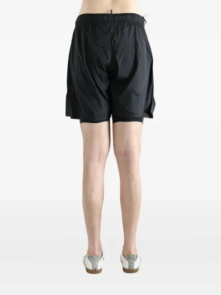 Pantaloni scurți Satisfy negru