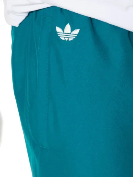 Ριγέ τρέξιμο παντελόνι Adidas με αυτόγραφο μαύρο