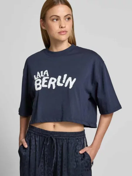 T-shirt o krótkim kroju z nadrukiem z logo Lala Berlin granatowa