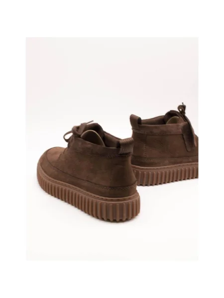 Šnurovacie tenisky Clarks hnedá