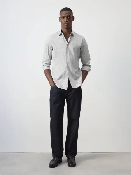 Koszula regular fit w paski khaki Mężczyzna XS MANGO MAN
