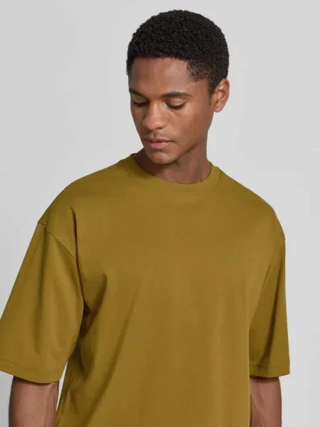 T-shirt o kroju relaxed fit z okrągłym dekoltem Jake*s Studio Men oliwkowa