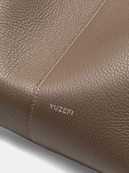Большая кожаная сумка Yuzefi бежевая
