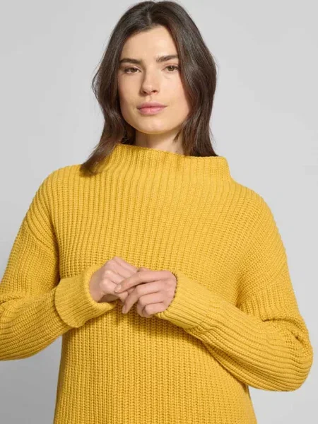 Sweter z dzianiny o kroju regular fit z dodatkiem bio-bawełny Model SELMA' Selected Femme żółty