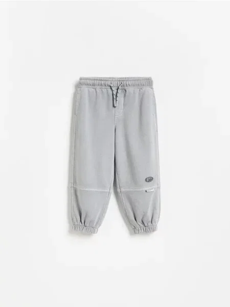 Reserved Pantaloni de trening din deschis gri