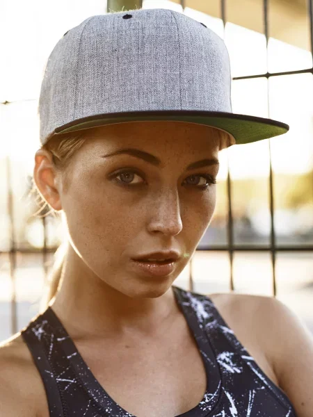 Klasična kapa s šiltom Flexfit črna