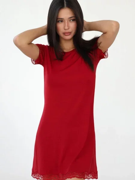 Однотонная ночная рубашка червона
