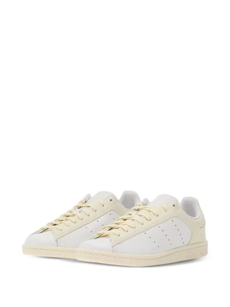 Sneakerși Adidas Gazelle din piele alb