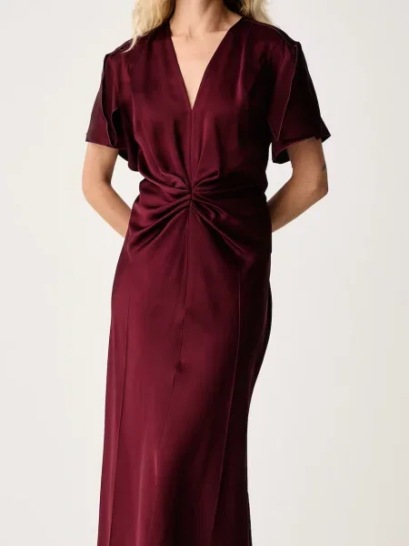 Ruha Victoria Beckham