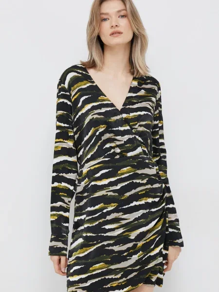 Рокля Dkny къс модел със стандартна кройка