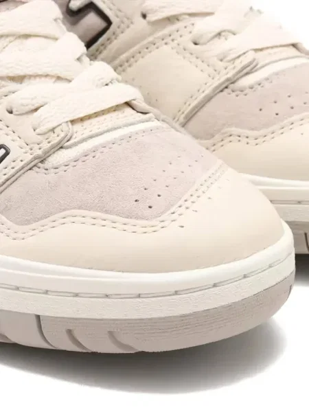 Sneakerși New Balance 550 cu șireturi din dantelă gri