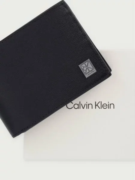 Calvin Klein Pénztárca Emblem Hw Trifold W/ Coin fekete