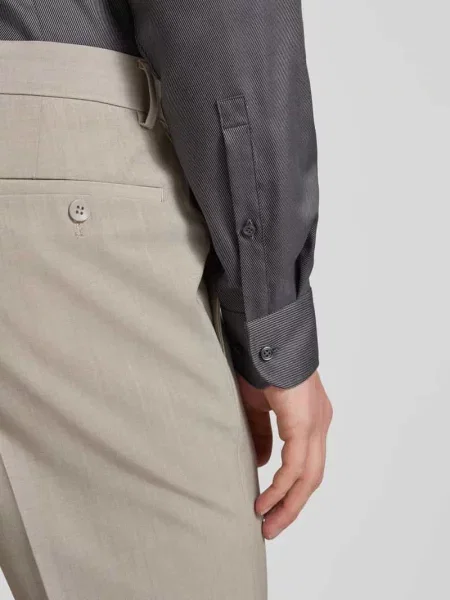 Koszula biznesowa o kroju slim fit z bardzo długim rękawem Jake*s
