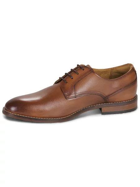 Pantofi Clarks din dantelă maro