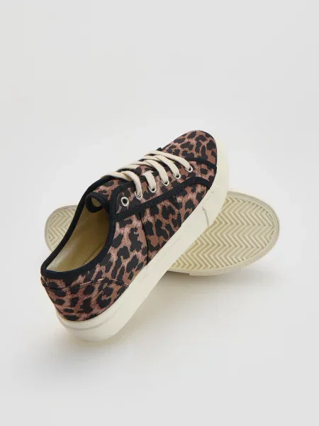 Кроссовки Reserved с принтом