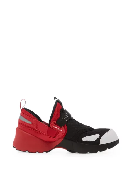 Matlasat sneakerși Jordan cu bretele negru