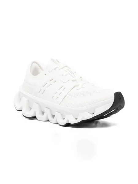 Fűzős csipkés sneaker On fehér