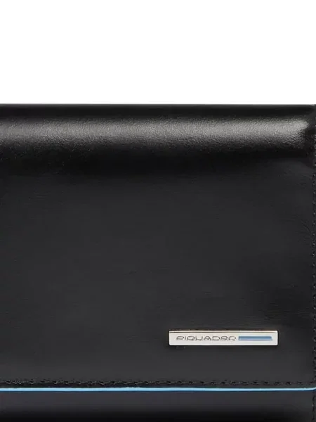 Kožená peněženka Piquadro s autogramem černá