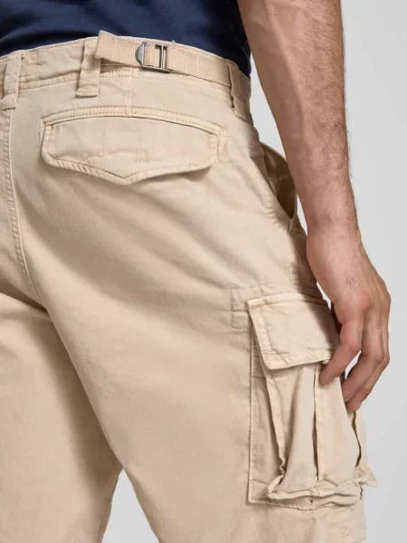 Szorty o kroju straight fit z cargo model Core' Superdry