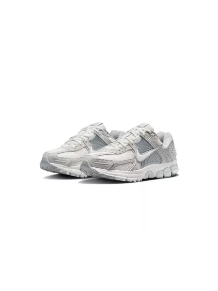 Sneakersy Nike Vomero białe