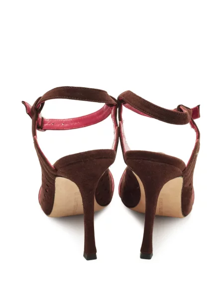 Με τιράντες γοβάκια Manolo Blahnik καφέ